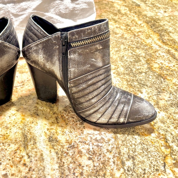 Klub Nico - Black and Silver Leather Booties - Women's Size 35.6 (6.5) - Picture 12 of 12